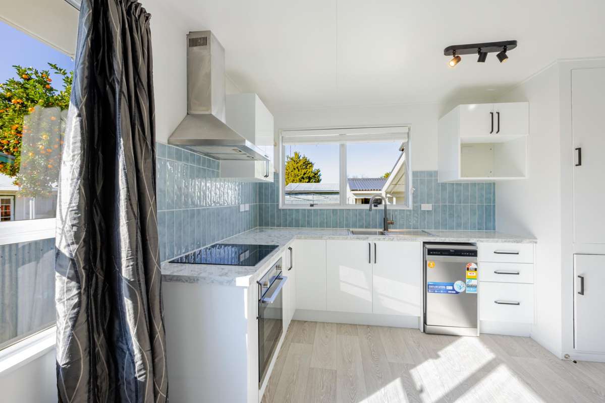 4 Cabot Place_0