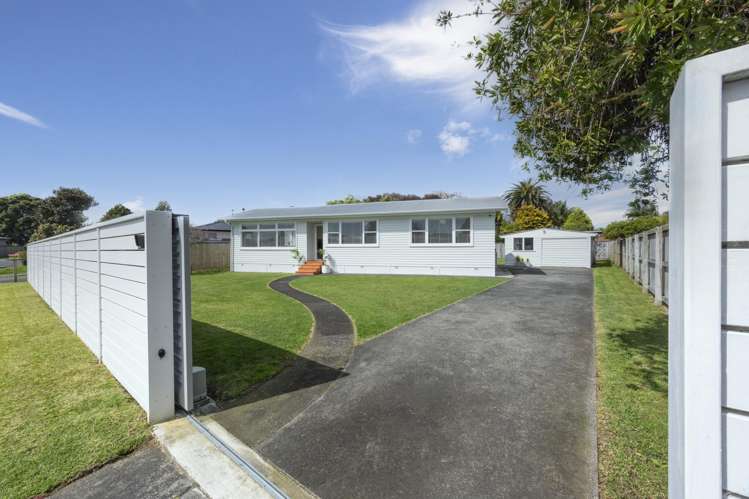 8 Brennan Avenue Te Atatu Peninsula_16