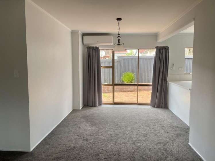 2/8 Wood Street Papakura_3