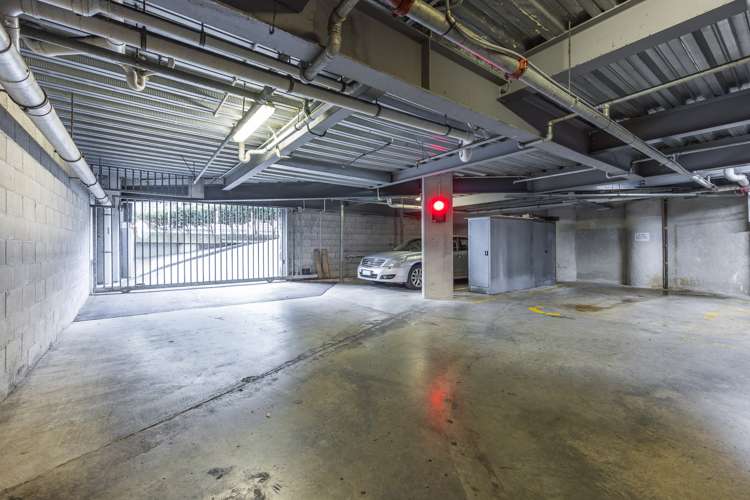 1b/6 Saint Martins Lane Grafton_27