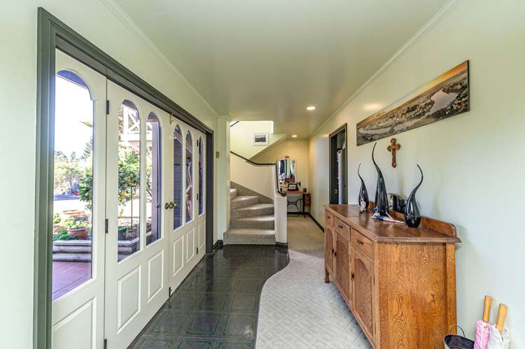 22 Shakespeare Road Bastia Hill_19