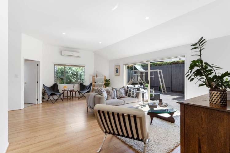 2/116 Riddell Road Glendowie_5