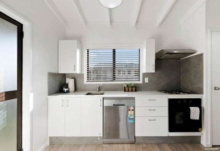 43 Trevor Hosken Drive Wiri_2