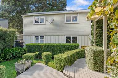 76 Mount Smart Road_2