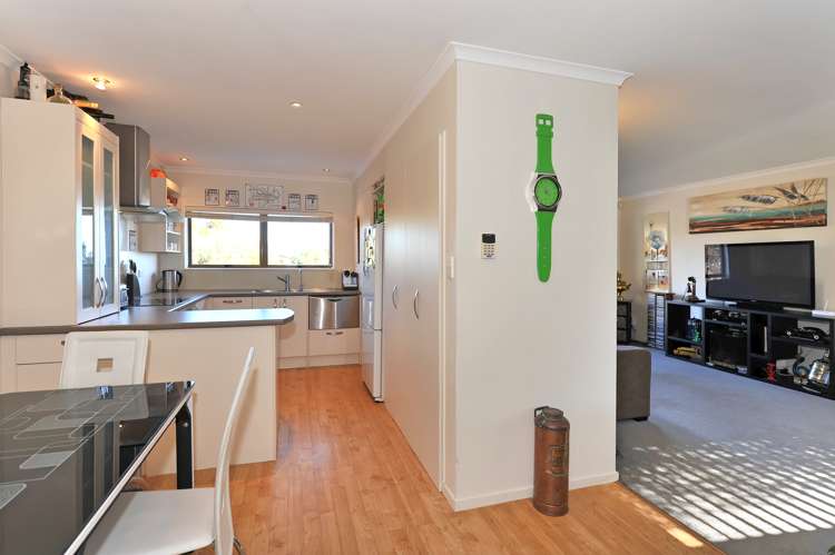 2/8 Penzance Street Marybank_1