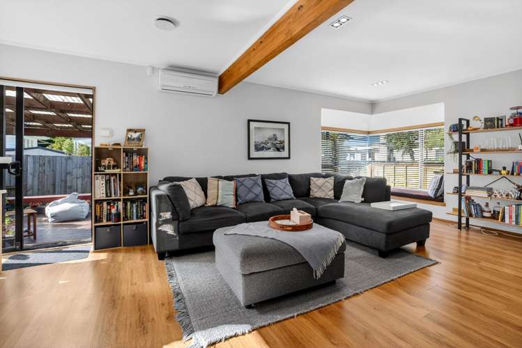 2/164 Nile Road_4