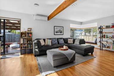 2/164 Nile Road_4