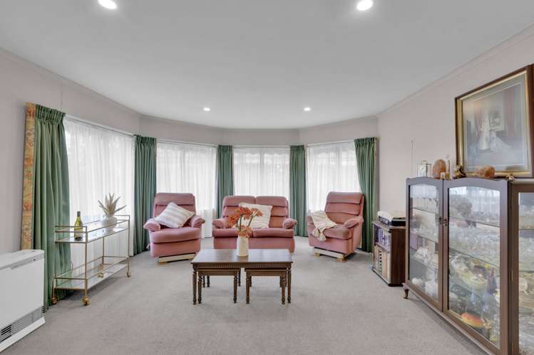 14 Sandalwood Drive Dinsdale_5