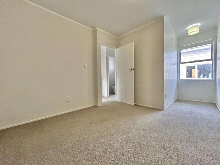 1/4 Inkerman Street 10051_9