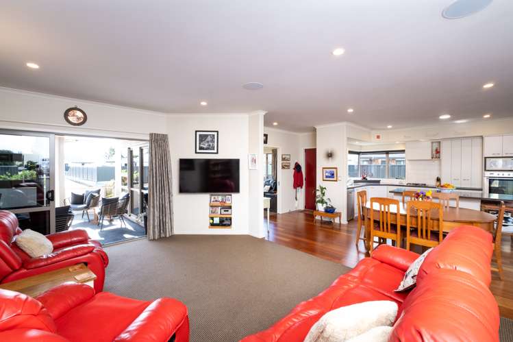 33 Delta Mews Place Clive_6