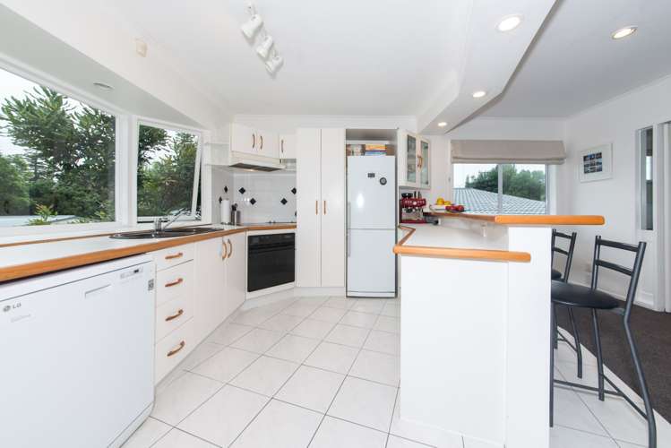93 Tiroroa Avenue Te Atatu South_13