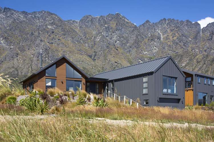 7 Falconer Rise Jacks Point_7