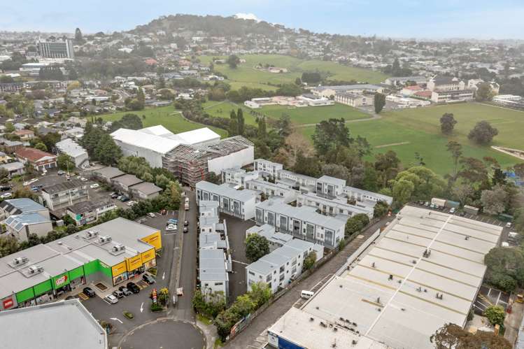 42/3 Wagener Place Mount Albert_5