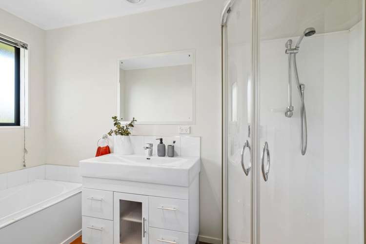 60 Kingsford Drive Stoke_18