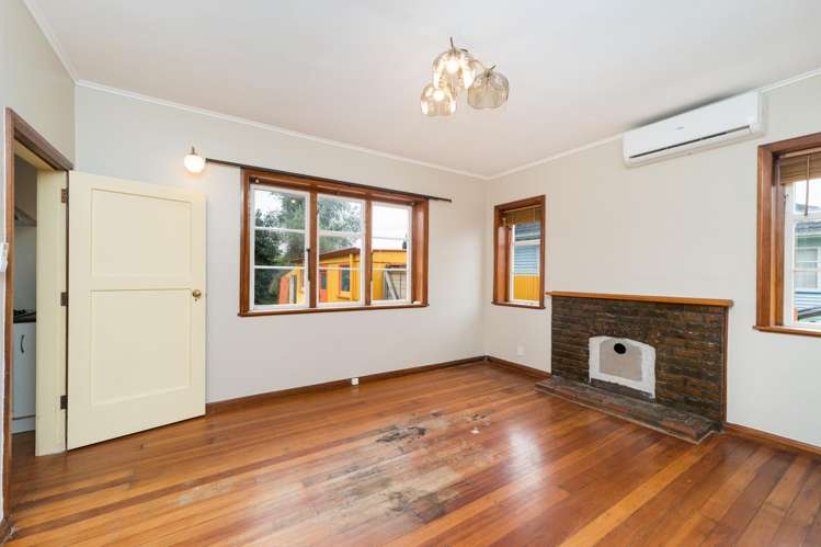 121 Savage Crescent West End_2