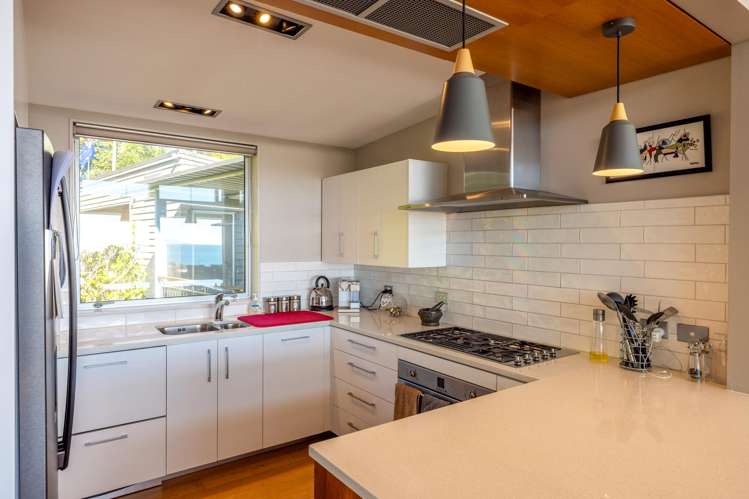 19 Victoria Road South Onetangi_10