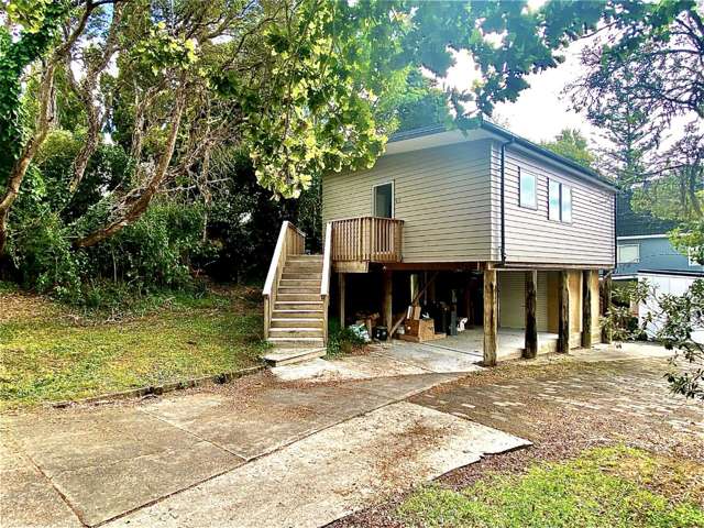 Modern & Tidy 2-Bedroom Home in Red Beach