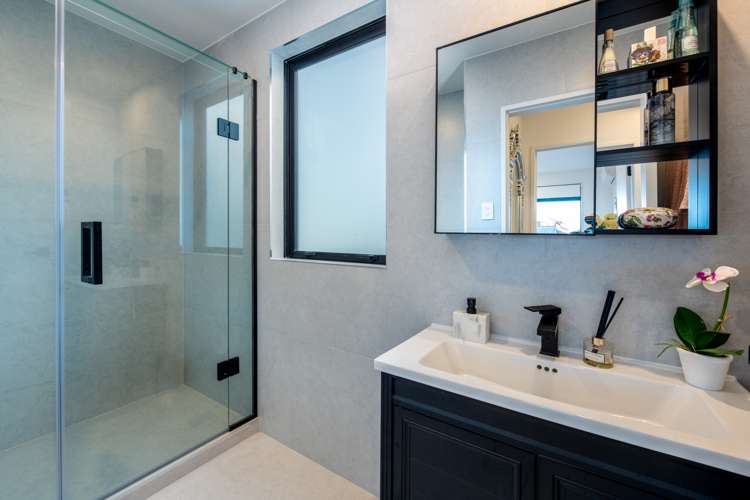 18a Marama Street Castor Bay_24