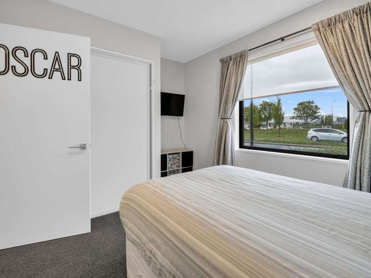 99 Faringdon Boulevard Rolleston_4