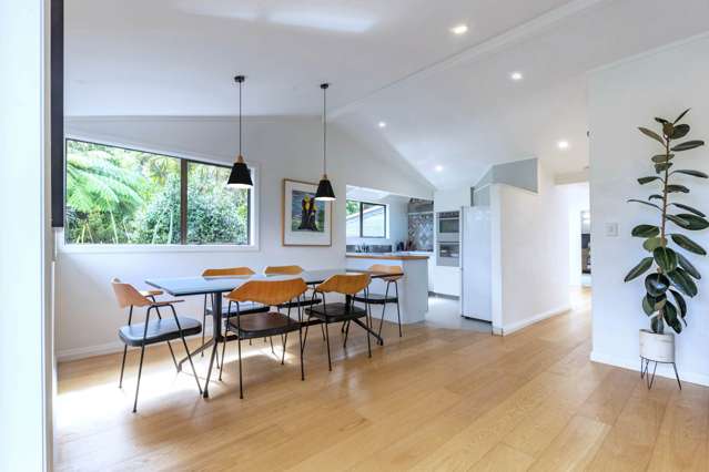 256 Piha Road Piha_4