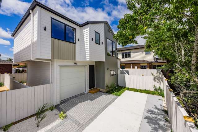 Rare Standalone 3-Bedroom Home in Papatoetoe!