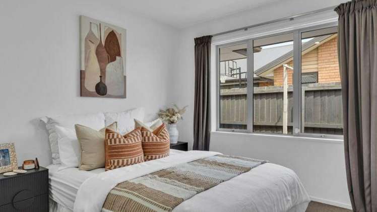 16 Winfield Dr Wigram_12
