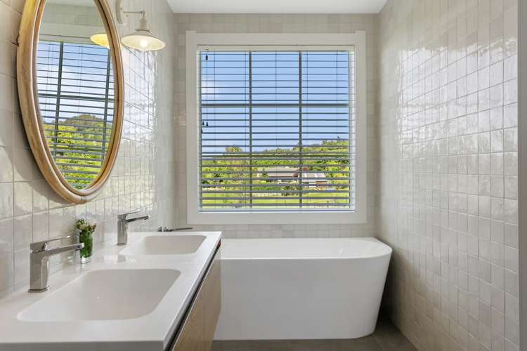 5 Lens Way Acacia Bay_20