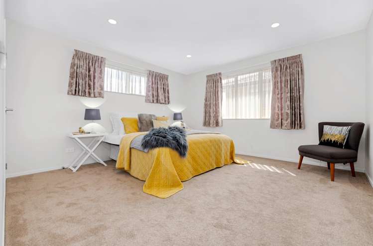 16 Rosewell Crescent Flat Bush_24