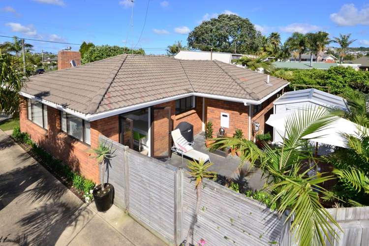 18 Doment Crescent Orewa_14