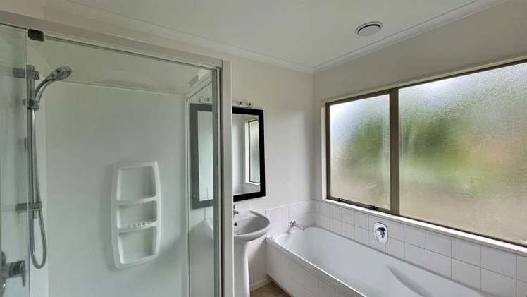 8 Devana Court Torbay_11