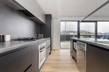 32 Tasman Road_1