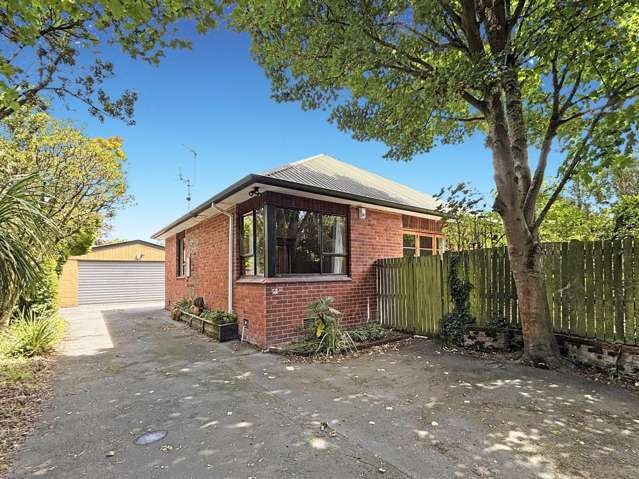 ILAM - FOUR BEDROOMS, TWO HEATPUMPS, GARAGE