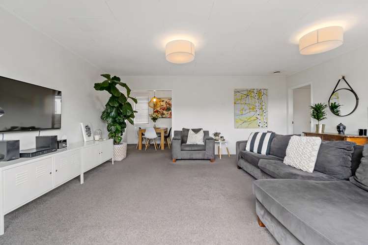 1/18 Gossamer Drive Pakuranga Heights_5