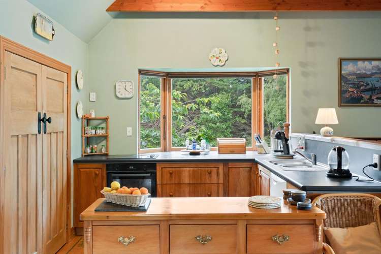 32, 34, 36 & 38 Moerangi Street Broad Bay_10