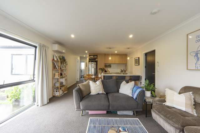 1/17 Greta Street Glenview_1