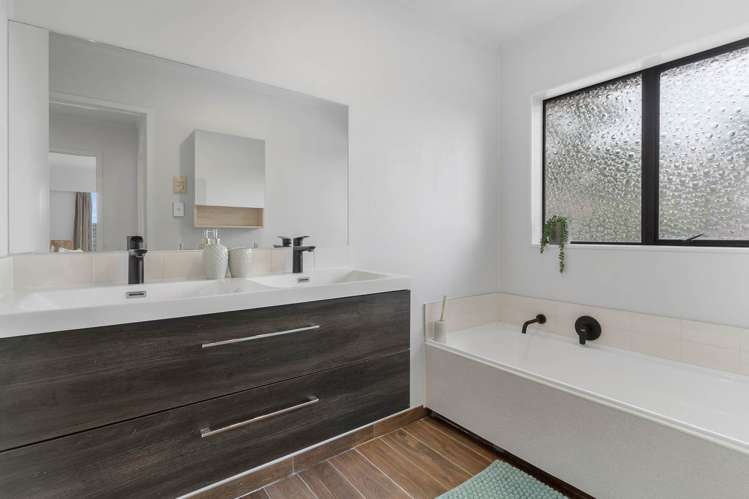 3 Catania Place Conifer Grove_21