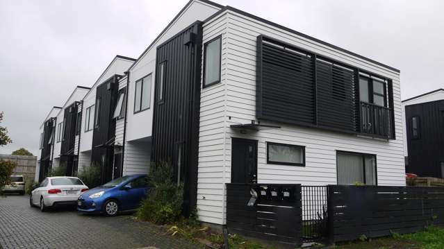 MORTGAGEE AUCTIONS - TWO TOWNHOUSES