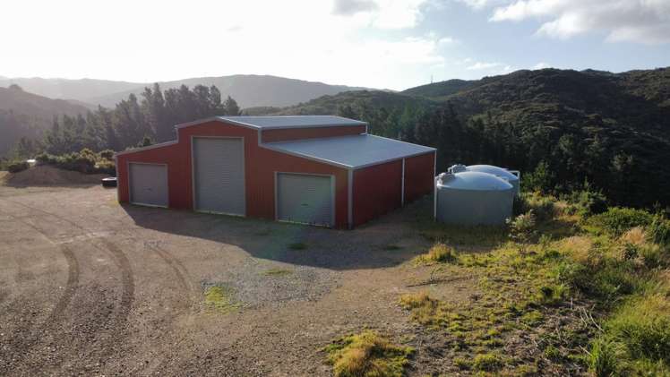 140 Makara Road Makara_3