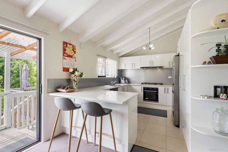 7a Tirimoana Road Te Atatu South_14