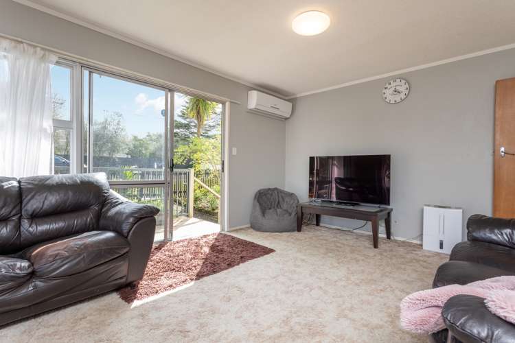 45 Roberts Road Te Atatu South_2