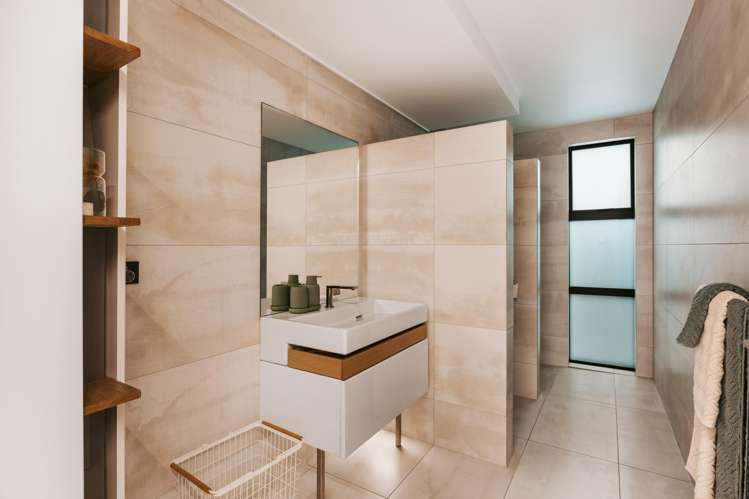 87 Marine Parade Mount Maunganui_34