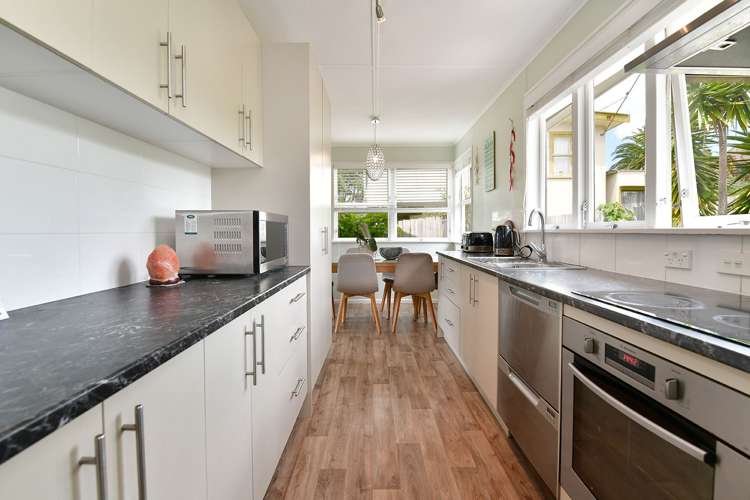 16 Sundown Avenue Manly_19