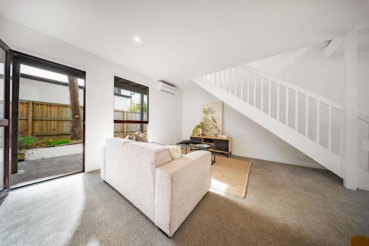 4/16 Derby Street Saint Albans_13