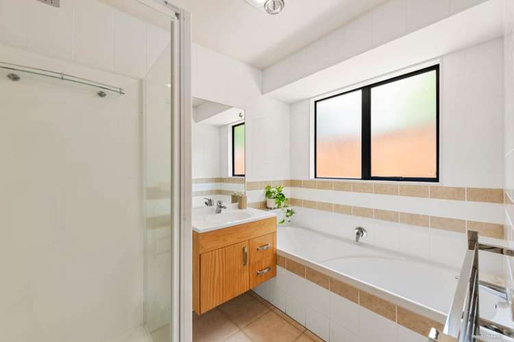 96 Kingdale Road Henderson_13