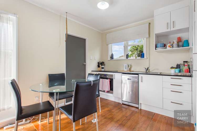 16 Clarkson Crescent Otara_4