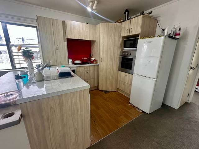 Spacious 3 Bedroom Apartment