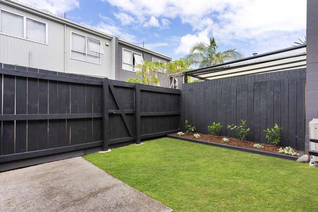 11/57 Point Chevalier Road Point Chevalier_2