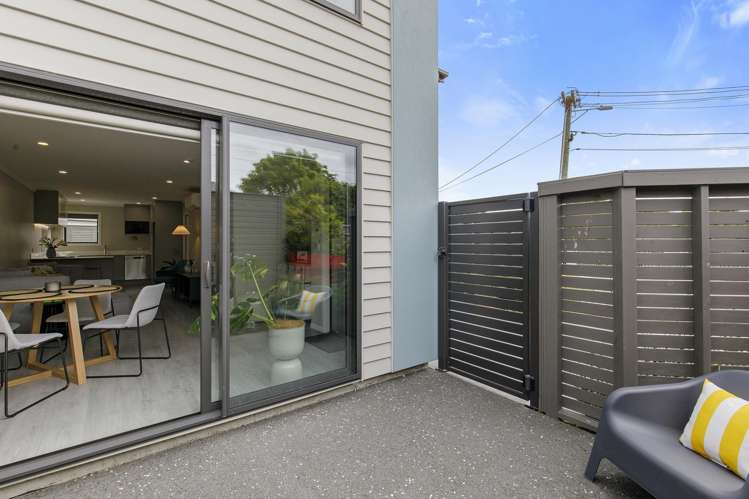 5 Te Whiti Grove Waterloo_13