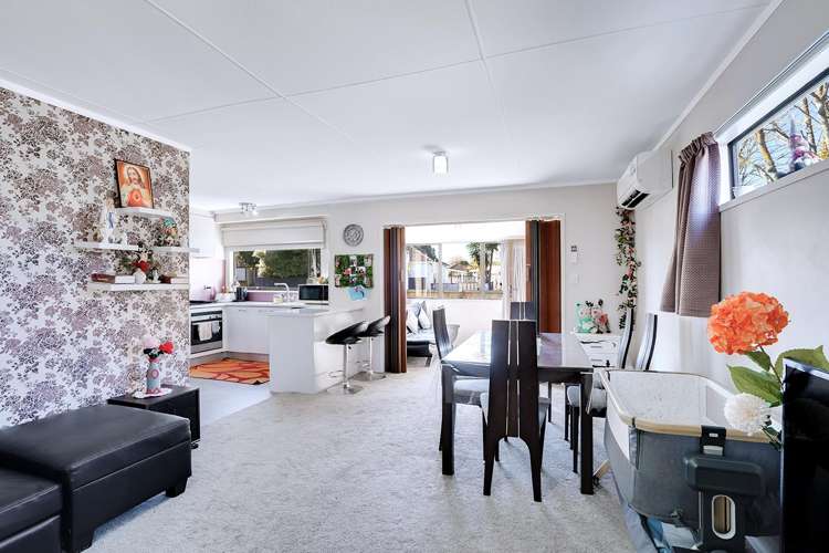 3 Kenney Crescent_4