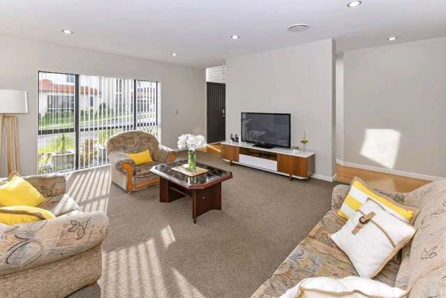 71 Killarney Drive Flat Bush_1